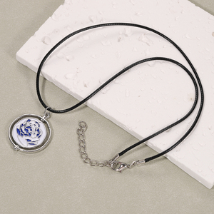 Collana con Ciondolo Girevole ZRM Vintage Cartoon Anime <span class=keywords><strong>LOL</strong></span> Two Cities Battle 2 in Corda di Seta Dorata con Rosa Blu - Product Image 6