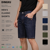 Shorts en jean contrastant pour homme, bleu foncé, denim brut, avec passants de ceinture, bouton métallique, poche arrière, ourlet droit, longueur mi-cuisse, jorts