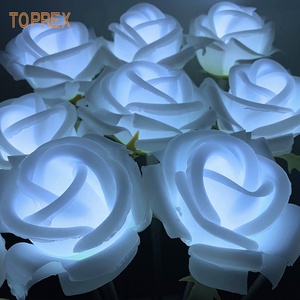 Approvisionnement d'usine Blanc Pu Artificielle Led <span class=keywords><strong>Fleur</strong></span> <span class=keywords><strong>Factice</strong></span> Cascade Real Touch Rose Bouquet Pour La Décoration De Mariage De Jardin - Product Image 2