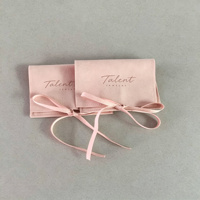 Pochette à bijoux en daim rose avec logo personnalisé et nœud en ruban, sac d'emballage de luxe en microfibre pour colliers, boucles d'oreilles et bagues