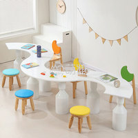 Ensemble de chaises de table pour enfants Moetry Nordic Custom en bois blanc moderne en forme de S pour l'éducation préscolaire