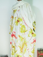 Abaya à imprimé floral aquarelle blanche avec ensemble hijab blanc, abaya noire ample décontractée, robe abaya musulmane pour femmes, tenue islamique