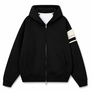 Fabricante de sudaderas con capucha personalizadas para hombre, <span class=keywords><strong>sudadera</strong></span> con capucha negra con mangas raglán y franjas en contraste en las mangas, venta al por mayor - Product Image 1