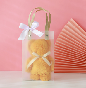 Serviette d'ours en velours corail Serviette d'anniversaire douce avec boîte-cadeau pour les annonces et les célébrations - Product Image 4