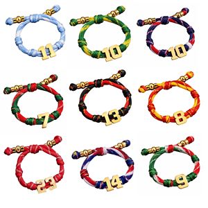 サッカーファン向けお土産 カスタマイズされたチーム番号 国旗色合わせ ユニセックスデザイン 日常着用 調節可能なリストバンド ブレスレット - Product Image 5