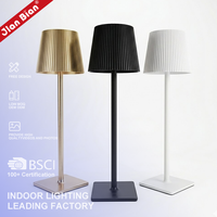 Lampe de table plissée sans fil rechargeable à LED moderne, tactile, à intensité variable, de luxe, au design minimaliste, pour restaurant, idéale pour dîner et café