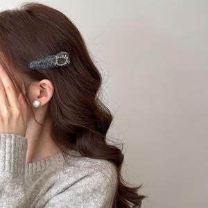 Pinza para el pelo de lana con diseño de gato y diamantes de imitación de aleación para niñas, uso diario y fiestas, colección otoño-invierno - Product Image 5