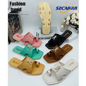 Vente en gros de chaussures en plastique Babouche Femme, sandales Babouche pour femmes - Product Image 2