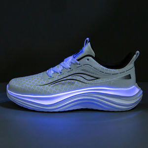 Chaussures de sport respirantes fabriquées en Chine, chaussures pour hommes, chaussures pour femmes, chaussures de tennis, baskets décontractées pour hommes - Product Image 5