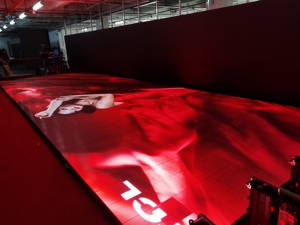 พื้นเต้นรำแบบอินเทอร์แอคทีฟ HD หน้าจอ LED P4.81 พร้อมภาพคมชัดสว่างมาก กันน้ำ จอแสดงผลดิจิทัลหลากหลายรูปแบบ - Product Image 6