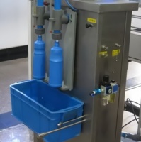 Nettoyeur de salle de bain harpique à double tête Remplisseur de liquide Nettoyeur de bouteille de toilette Nettoyeur de sol Machine de remplissage de bouteille