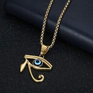 Colgante <span class=keywords><strong>Amuleto</strong></span> de Doble Protección, <span class=keywords><strong>Ojo</strong></span> de <span class=keywords><strong>Horus</strong></span> y Nazar Turco en Acero Inoxidable Chapado en Oro de 18K, Collar con Símbolo Antiguo Personalizado - Product Image 2