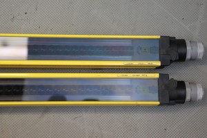 Nuevo y Original C4000 C40S1203CA010 1018647 Transmisor C40E1203CA010 1018648 para PLC con Experiencia Técnica Extensa y Solución Sólida - Product Image 5