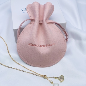 Bolsa de Joyería de Gamuza con Cordón, Forma Redonda, Color Rosa, con Logotipo Grabado, Marca JUNE - Product Image 2