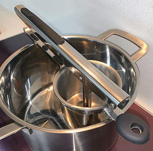 Prensa de Papas 3 en 1, Exprimidor de Frutas y Limones con Asas de Silicona - Product Image 5