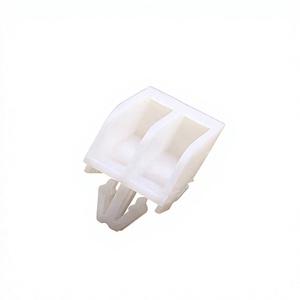 Clip de fixation en plastique pour bas de caisse Mercedes Benz, référence 0019910371 - Product Image 4