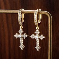 2025 luxe plaqué or diamant croix boucles d'oreilles goutte mode glacé zircone bijoux pour hommes et femmes Hip Hop Style