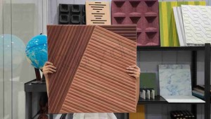 Panneau acoustique moderne 3D cannelé à grain <span class=keywords><strong>de</strong></span> bois en PET 9mm-Salles <span class=keywords><strong>de</strong></span> bains étanches à l'humidité avec impression réaliste en chêne/noyer - Product Image 4