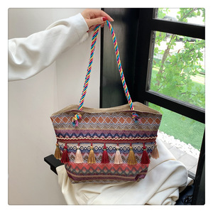 2026 bolsos calientes Niche moda bolso de mano tejido étnico viento flecos gran capacidad al por mayor bolso de hombro para mujer - Product Image 2
