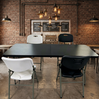 Ensemble de table et chaises pliantes carrées d'extérieur portables - Longueur 6 pieds, design moderne en plastique blanc, utilisation hôtelière, hauteur réglable