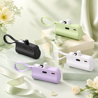 Cargador Portátil Mini de 5000 mAh, Banco de Energía en Forma de Cápsula con Cable Integrado y Conexión Directa, Batería Externa de Bolsillo para Teléfono