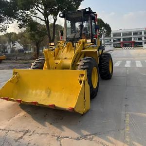 Chargeuse sur pneus KOMATSU WA100 d'occasion à bas prix, WA150, WA200, engins de construction, chargeuse frontale d'occasion pour l'exportation - Product Image 1