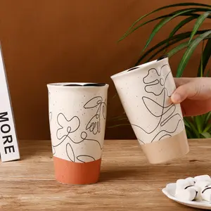 YST keramik pabrikan Modern cangkir perjalanan kreatif pola bunga cangkir kopi lapisan ganda dengan tutup