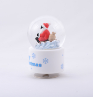 Boîte à musique en résine de 65 mm avec globe à neige, Père Noël sur une planche à roulettes, fonction rotative, pour la décoration de la maison, Noël