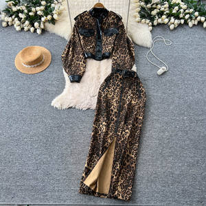 Completo da <span class=keywords><strong>Donna</strong></span> 2 Pezzi: Top Corto in <span class=keywords><strong>Pelle</strong></span> Chic e Pantaloni con Stampa Leopardata, Elegante Completo Sportivo Due Pezzi - Product Image 1