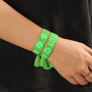 Vente chaude européenne américaine créative à la main trèfle à quatre feuilles tissé Bracelet diamant embelli papillon forme gland corde - Product Image 2