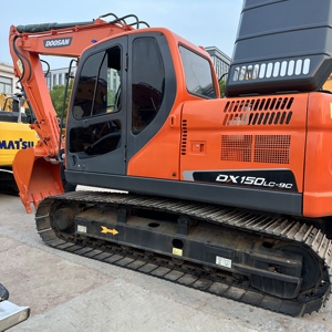 Excavadora DOOSAN DX150LC-9C de 15 Toneladas con Cucharón de Excavación Color Naranja - Product Image 1