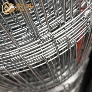 La Chine fabrique des panneaux de clôture de bétail en treillis métallique électrique de haute qualité avec <span class=keywords><strong>poteau</strong></span> - Product Image 3