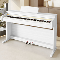 Digitalpiano mit 88 gewichteten Tasten, 3 Pedalen, integrierten Lautsprechern und Kopfhöreranschluss für musikalische Ausbildung