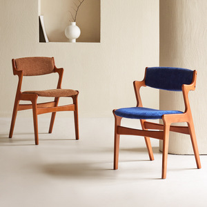Chaise de salle à manger vintage en bois massif avec dossier rembourré, chaise design rétro scandinave pour adultes - Product Image 4