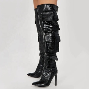 Botas de tacón fino para mujer, hasta la rodilla, con bolsillos, punta afilada, camuflaje, estilo vaquero, talla 44, Silver Prints - Product Image 4
