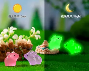 Des milliers de modèles avec liste de prix complète pour les arbres figurines de cochon en résine lumineuses