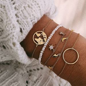 KISSWIFE Set di 5 Braccialetti Unisex alla Moda in Lega con Design Geometrico, Stella, <span class=keywords><strong>Luna</strong></span> e Mappa del Mondo, Kit con Catena Metallica - Product Image 2