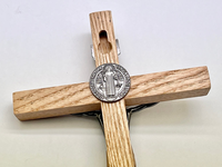 Crucifix croix en bois Jésus suspendu religieux inspirant INRI