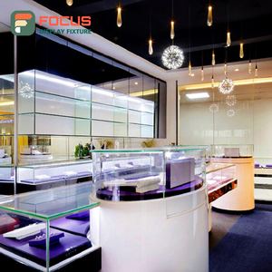 Vitrine de luxe haut de gamme en verre pour bijoux, présentoir moderne en bois et métal avec éclairage LED pour boutique de détail - Product Image 4