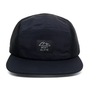 Qianzun schwarz netz benutzerdefinierte design Ihre eigene 5 panel nylon polyester weiche platte camp laufmütze