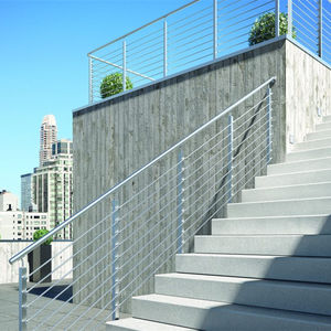 Balustrade en acier inoxydable pour balcon extérieur de villa moderne - Product Image 1