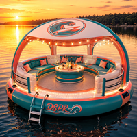 Grande île flottante gonflable pour fête aquatique avec sièges lounge pour la baignade en famille, les boissons, le bain de soleil, la détente au lac et à la plage