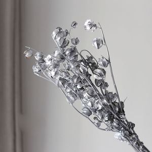 Bouquet de fleurs de Limonium préservées à prix avantageux dans une boîte en acrylique - Product Image 5