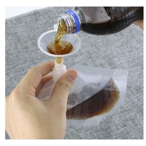 <span class=keywords><strong>Vin</strong></span> jus de boisson portable pratique pliable portable stand up pochette <span class=keywords><strong>bec</strong></span> de jus en <span class=keywords><strong>plastique</strong></span> - Product Image 4