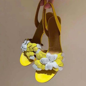 Escarpins d'été à talons aiguilles pour femmes, ornés de strass brillants et de fleurs sur le devant, à bout ouvert et bride arrière - Product Image 1