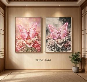 Set di 2 Stampe su Tela con Farfalle Rosa e Rose, Effetto Neon, Dipinti Floreali Romantici con Cornice - Product Image 4