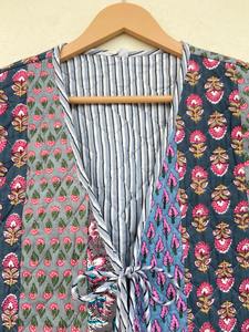 Gilet matelassé réversible en coton Burfi, veste sans manches pour femme, veste faite à la main, veste unisexe, veste pour femme, cadeau pour elle - Product Image 4