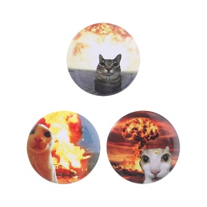 Pin de botón de hojalata con diseño de meme de gato explosivo, divertido y lindo, con nube de hongos y explosión de coche, broche, insignia de solapa, joyería, regalo para amigos - Product Image 1