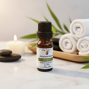 Aceite de Niaouli Orgánico al por Mayor de SAKAY, Antiséptico Suave para Bálsamo para Bebés, Acné y Piel Sensible, Formulaciones con 3 Años de Vida Útil - Product Image 3