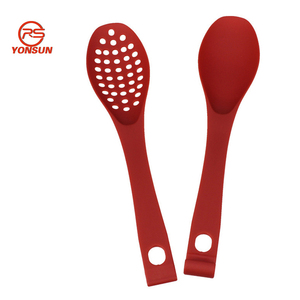 Cuillère de cuisine 3 en 1, <span class=keywords><strong>pince</strong></span> à salade, <span class=keywords><strong>pince</strong></span> à <span class=keywords><strong>Spaghetti</strong></span>, cuisson, serveur multifonctionnel, <span class=keywords><strong>pince</strong></span> à fente en Nylon pour aliments - Product Image 1